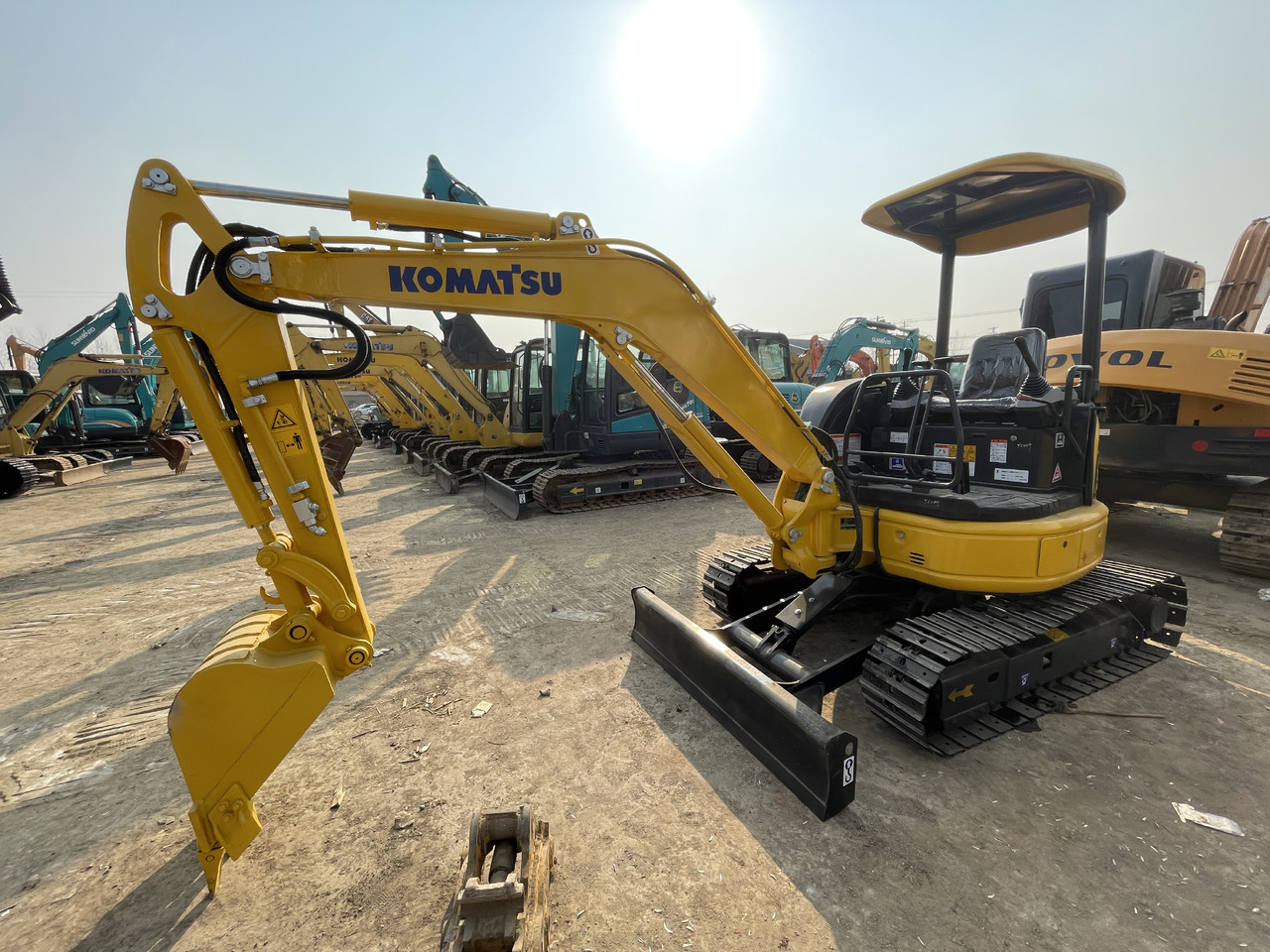 KOMATSU PC 35 MR-3 - Мини-экскаватор: фото 2 KOMATSU PC 35 MR-3 - Мини-экскаватор: фото 2