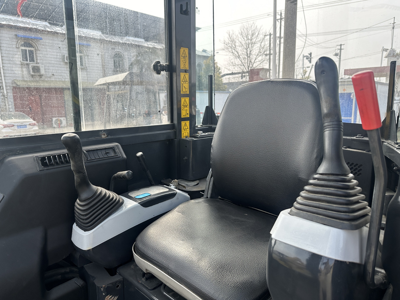 KOMATSU PC40MR - Мини-экскаватор: фото 5 KOMATSU PC40MR - Мини-экскаватор: фото 5