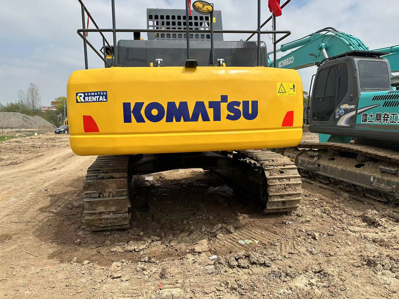 KOMATSU PC450-7 - Гусеничный экскаватор: фото 3 KOMATSU PC450-7 - Гусеничный экскаватор: фото 3
