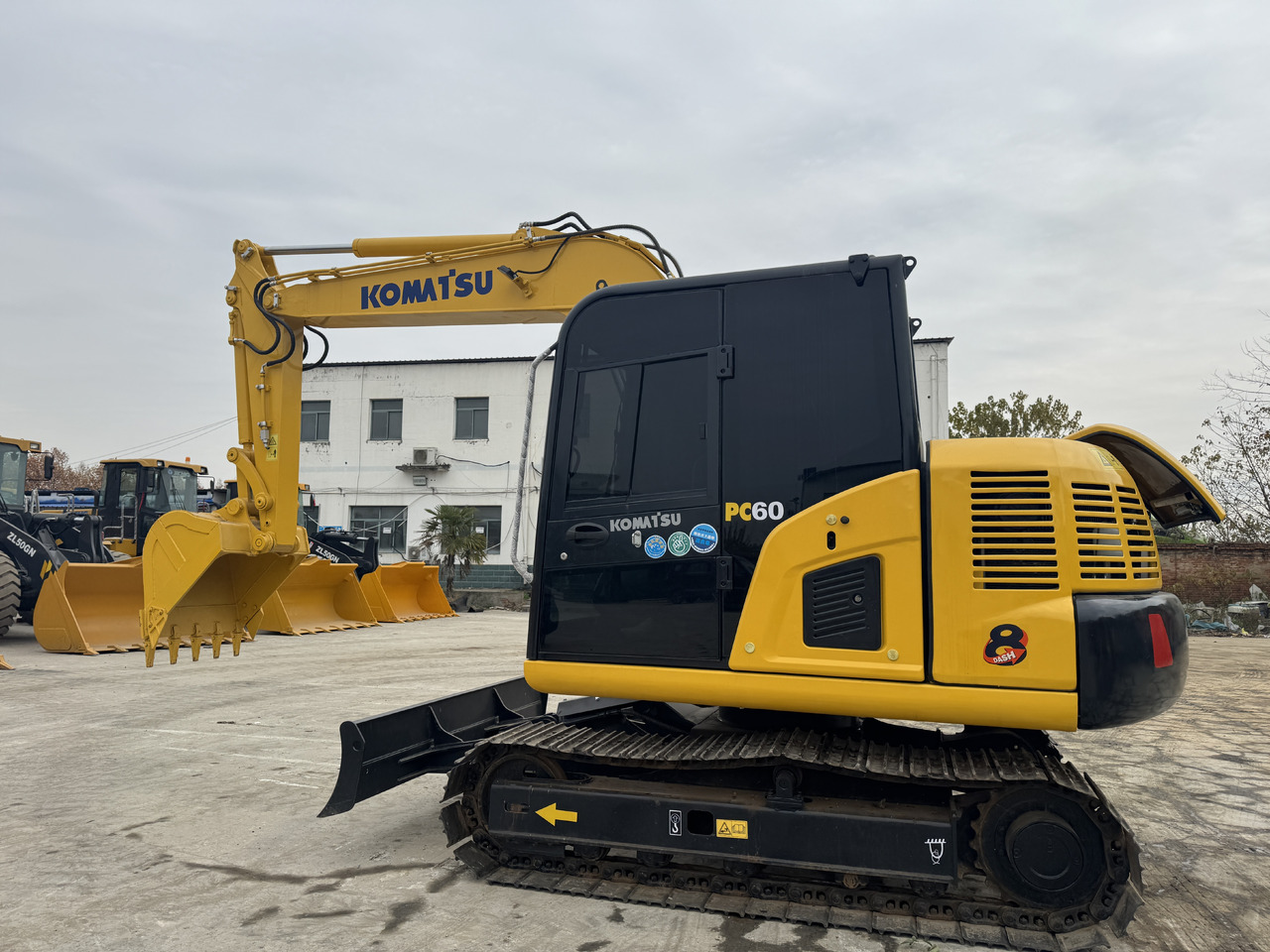 KOMATSU PC60-8 - Мини-экскаватор: фото 2 KOMATSU PC60-8 - Мини-экскаватор: фото 2