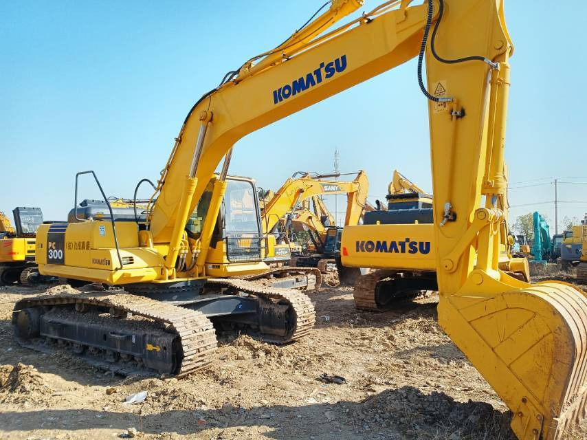 Komatsu PC 300 - Гусеничный экскаватор: фото 3 Komatsu PC 300 - Гусеничный экскаватор: фото 3