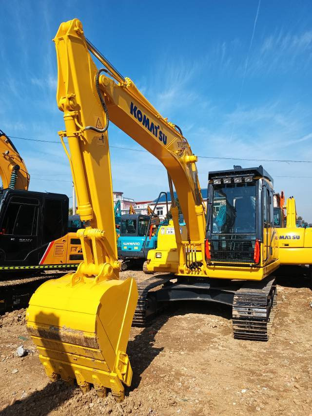 Komatsu PC110 - Гусеничный экскаватор: фото 3 Komatsu PC110 - Гусеничный экскаватор: фото 3