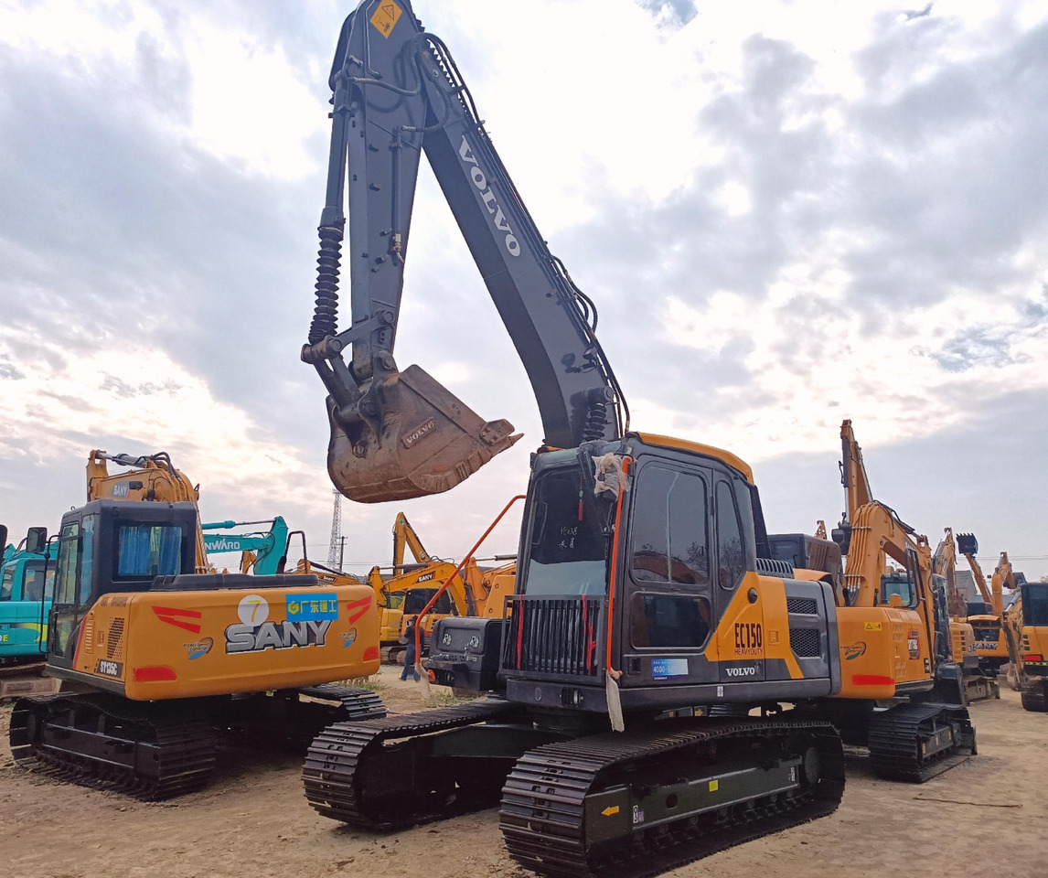 VOLVO EC150 - Гусеничный экскаватор: фото 1 VOLVO EC150 - Гусеничный экскаватор: фото 1