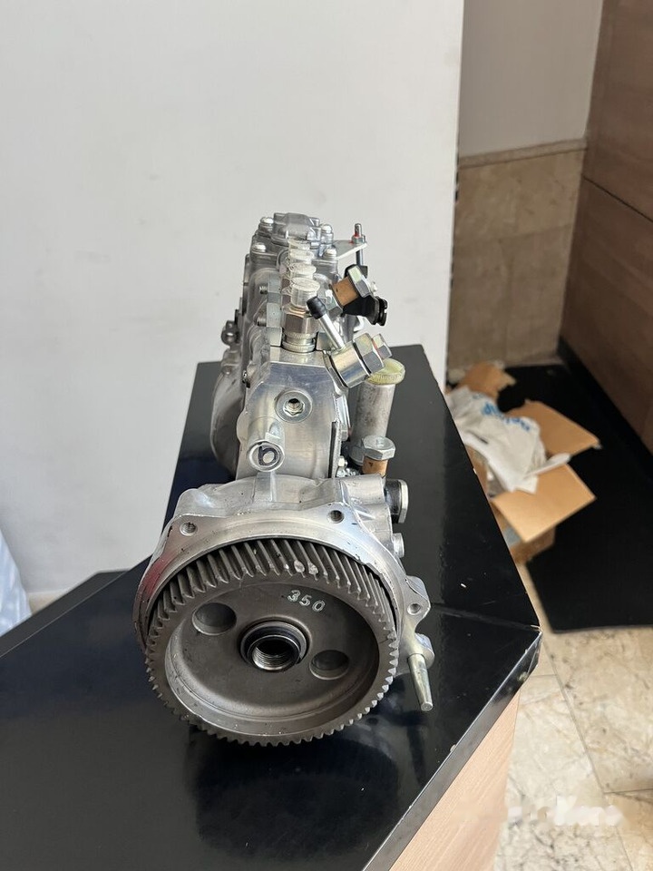Bosch Denso Mitsubishi 20000-2023 - Топливный насос для Грузовиков: фото 1 Bosch Denso Mitsubishi 20000-2023 - Топливный насос для Грузовиков: фото 1