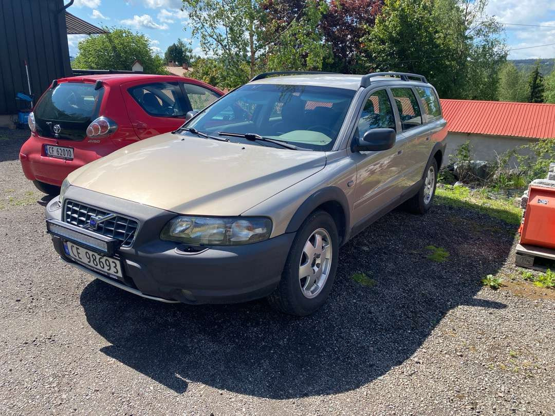 2001 Volvo XC70 EU-GODKJENT (rep.-objekt) - Легковой автомобиль: фото 1 2001 Volvo XC70 EU-GODKJENT (rep.-objekt) - Легковой автомобиль: фото 1