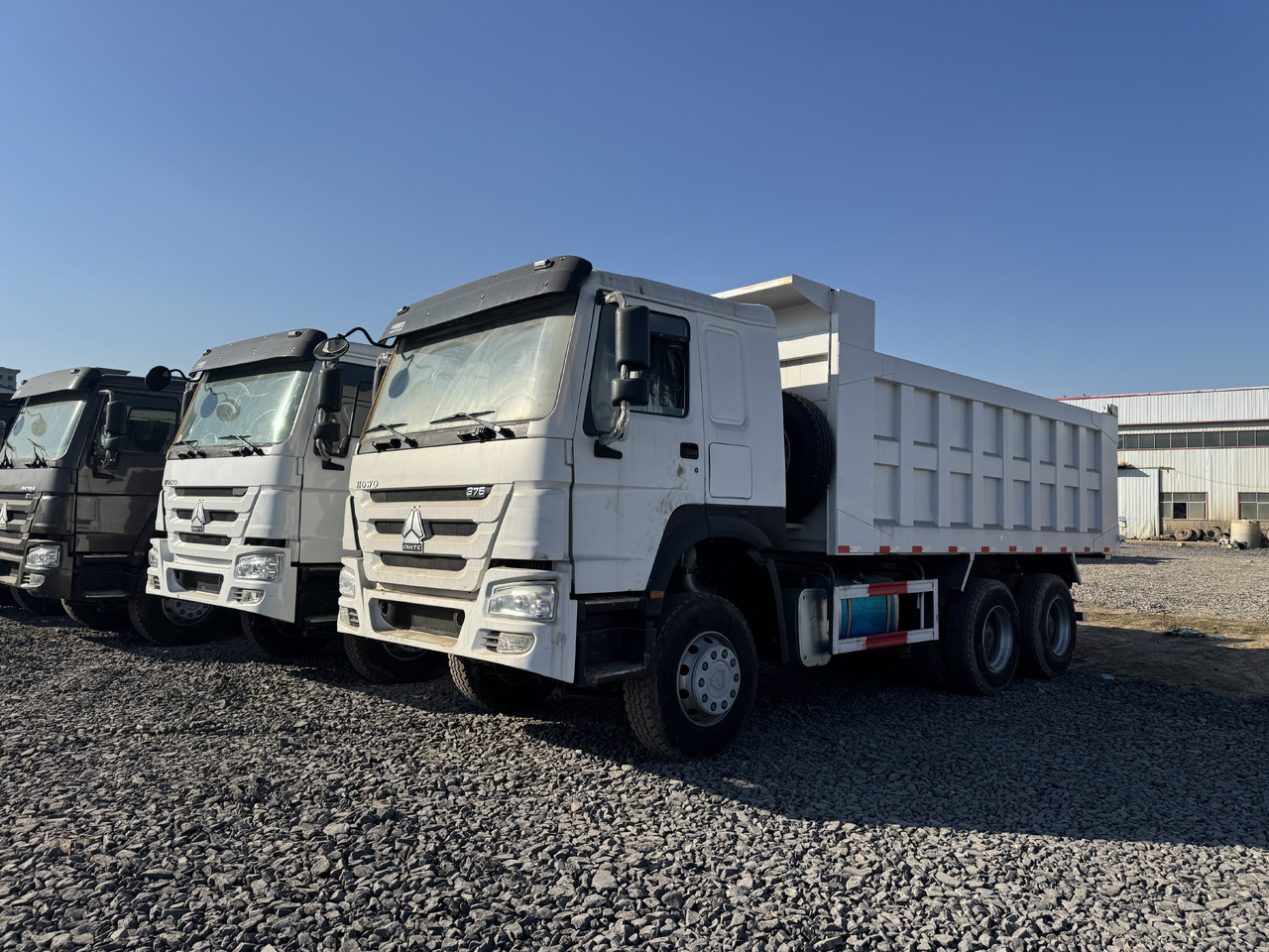 HOWO - Самосвал: фото 1 HOWO - Самосвал: фото 1