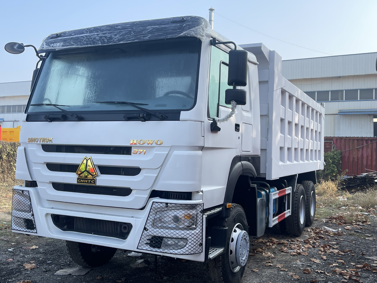 SINOTRUCK HOWO - Самосвал: фото 2 SINOTRUCK HOWO - Самосвал: фото 2