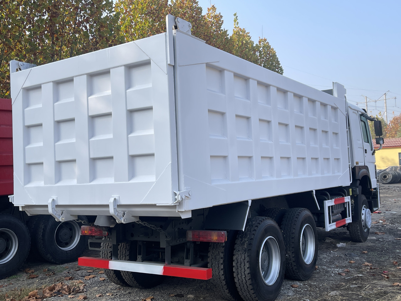 SINOTRUCK HOWO - Самосвал: фото 4 SINOTRUCK HOWO - Самосвал: фото 4