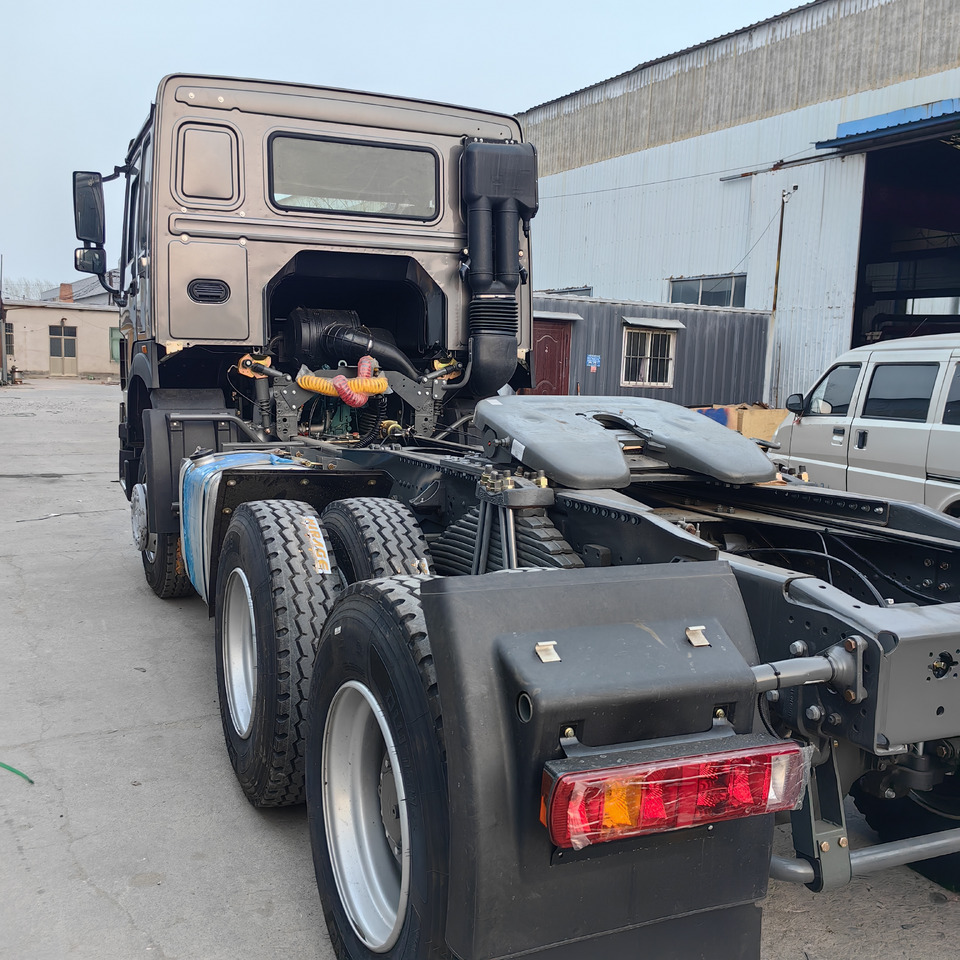 SINOTRUCK HOWO - Тягач: фото 4 SINOTRUCK HOWO - Тягач: фото 4
