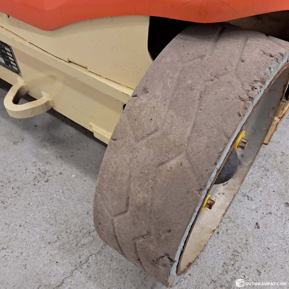 Вертикальный мачтовый подъемник JLG Toucan 10E battery-powered mast lift, 2014, Hollola: фото 17 Вертикальный мачтовый подъемник JLG Toucan 10E battery-powered mast lift, 2014, Hollola: фото 17