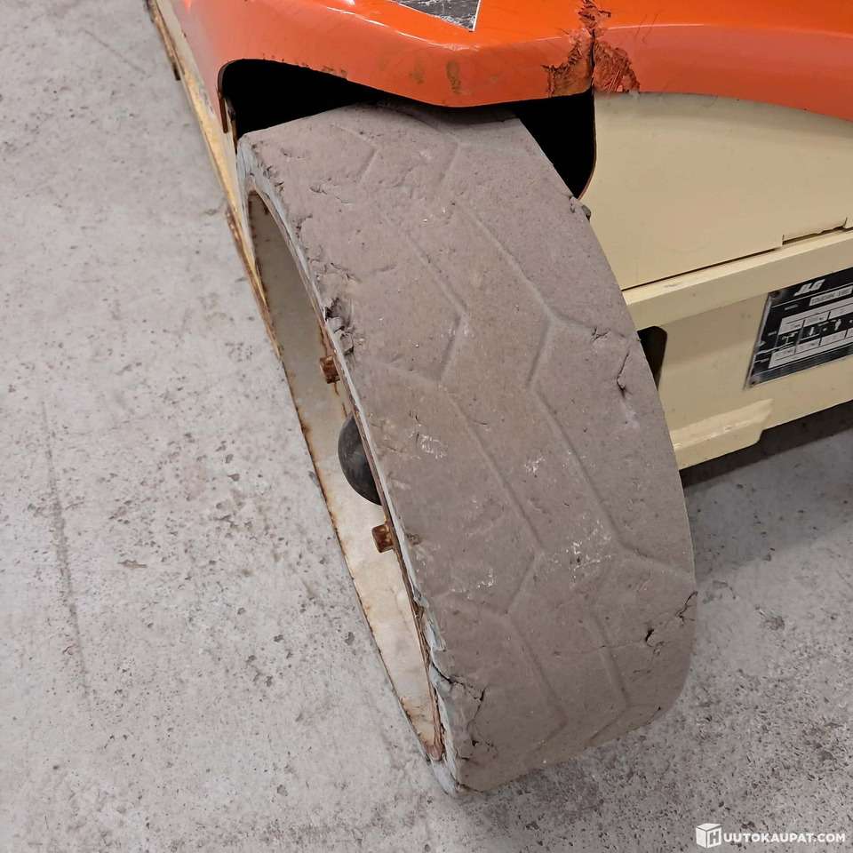 Вертикальный мачтовый подъемник JLG Toucan 10E battery-powered mast lift, 2014, Hollola: фото 16 Вертикальный мачтовый подъемник JLG Toucan 10E battery-powered mast lift, 2014, Hollola: фото 16