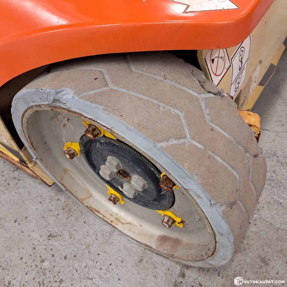 Вертикальный мачтовый подъемник JLG Toucan 10E battery-powered mast lift, 2014, Hollola: фото 18 Вертикальный мачтовый подъемник JLG Toucan 10E battery-powered mast lift, 2014, Hollola: фото 18