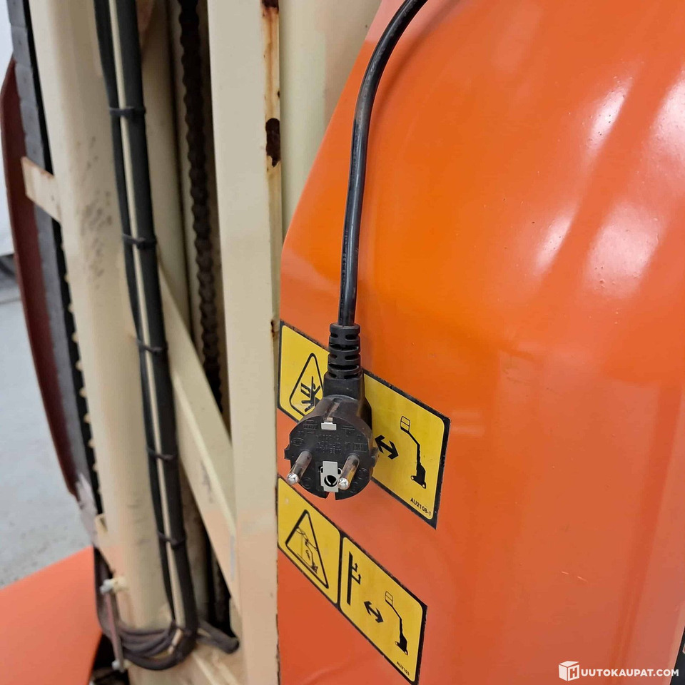 Вертикальный мачтовый подъемник JLG Toucan 10E battery-powered mast lift, 2014, Hollola: фото 11 Вертикальный мачтовый подъемник JLG Toucan 10E battery-powered mast lift, 2014, Hollola: фото 11