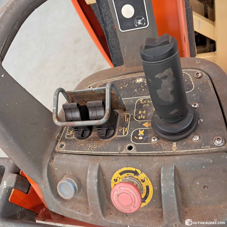 Вертикальный мачтовый подъемник JLG Toucan 10E battery-powered mast lift, 2014, Hollola: фото 12 Вертикальный мачтовый подъемник JLG Toucan 10E battery-powered mast lift, 2014, Hollola: фото 12