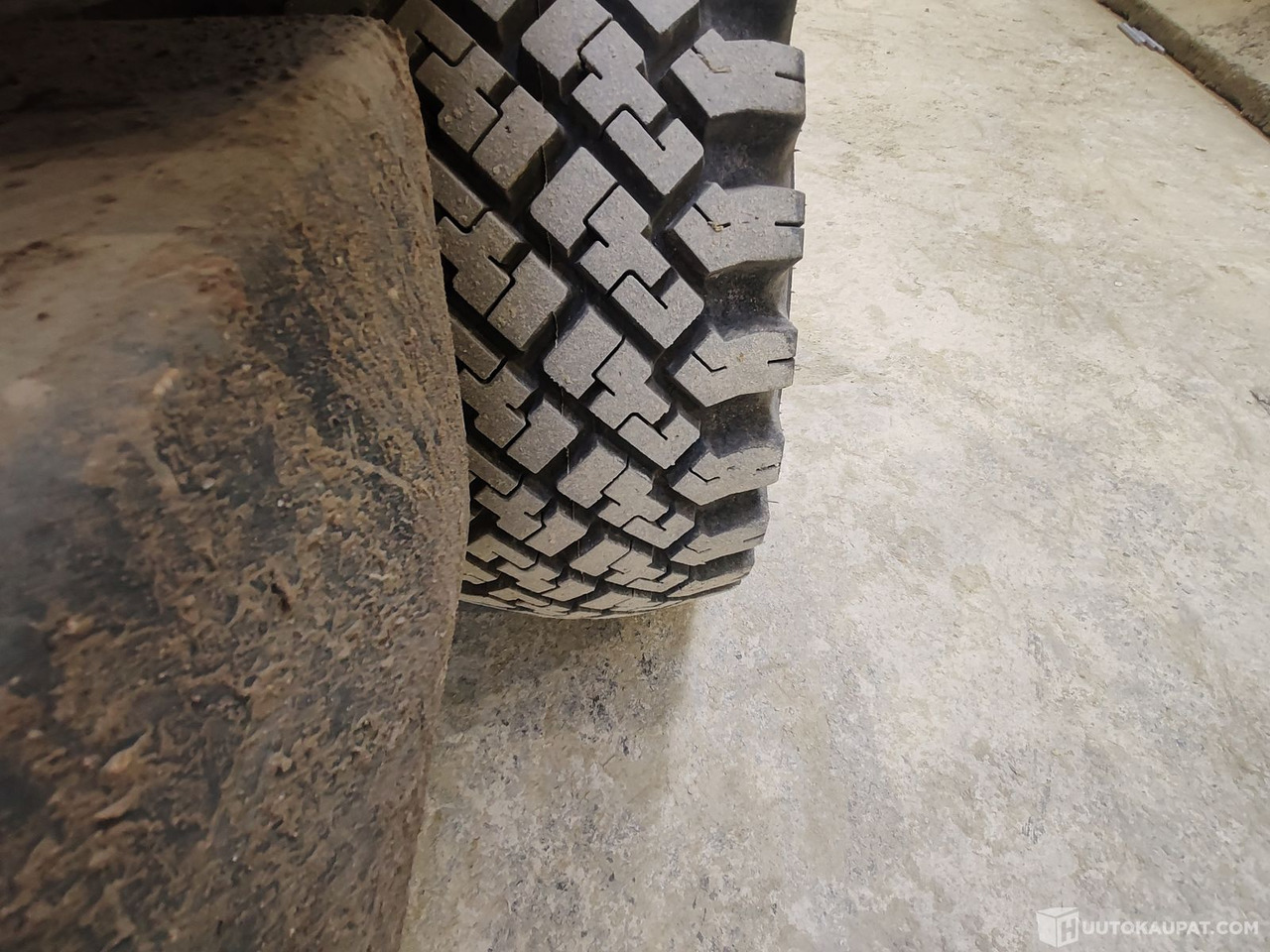 Колёсный погрузчик Kubota R520 kauhalla, piikeillä & harjakoneella, 2008, Nokia: фото 17