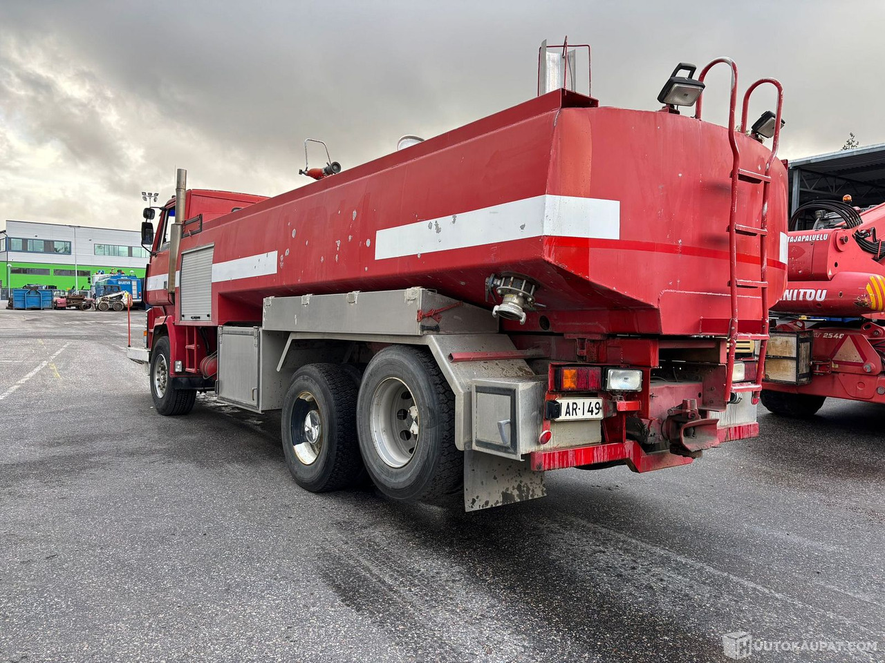 Sisu säiliöauto, 1983, Vantaa - Грузовик-цистерна, Пожарная машина: фото 3 Sisu säiliöauto, 1983, Vantaa - Грузовик-цистерна, Пожарная машина: фото 3