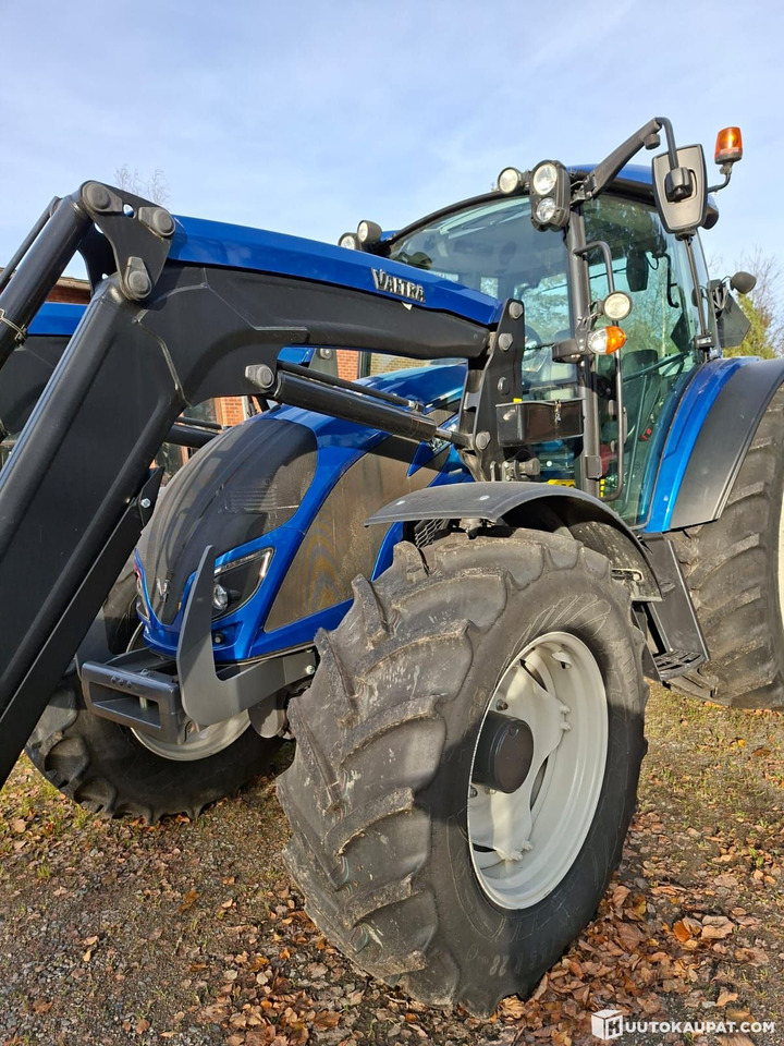 Valtra A134 with front loader, model year 2019, Kurikka - Трактор: фото 2 Valtra A134 with front loader, model year 2019, Kurikka - Трактор: фото 2