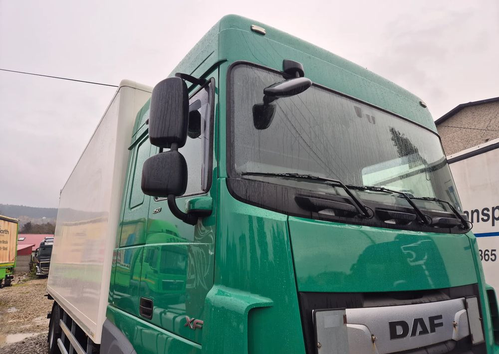 DAF XF ORYGINALNY PRZEBIEG z Niemiec / TANDEM ZESTAW PRZEJAZDOWY Z WINDĄ - Грузовик с закрытым кузовом: фото 5 DAF XF ORYGINALNY PRZEBIEG z Niemiec / TANDEM ZESTAW PRZEJAZDOWY Z WINDĄ - Грузовик с закрытым кузовом: фото 5