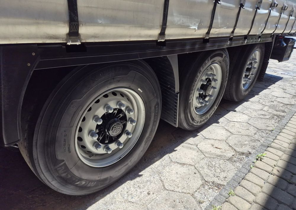 Krone BURTOWA BUDOWLANA VARIOS PÓŁMEGA 385/55 z Niemiec / ALUFELGI / stan bardzo dobry / PODNOSZONA OŚ I DACH / BPW firanka burto-firanka firana burtówka burto firanka - Тентованный полуприцеп: фото 4 Krone BURTOWA BUDOWLANA VARIOS PÓŁMEGA 385/55 z Niemiec / ALUFELGI / stan bardzo dobry / PODNOSZONA OŚ I DACH / BPW firanka burto-firanka firana burtówka burto firanka - Тентованный полуприцеп: фото 4