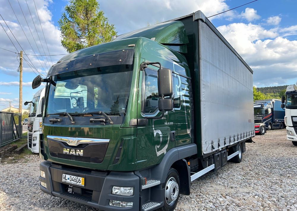 MAN TGL 12.250 GLOB UNIKAT z Niemiec BDF firanka / AUTOMAT HAK / EURO 6 / BDF 7.40 wysoki / MICHELIN 80% - Тентованный грузовик: фото 1 MAN TGL 12.250 GLOB UNIKAT z Niemiec BDF firanka / AUTOMAT HAK / EURO 6 / BDF 7.40 wysoki / MICHELIN 80% - Тентованный грузовик: фото 1