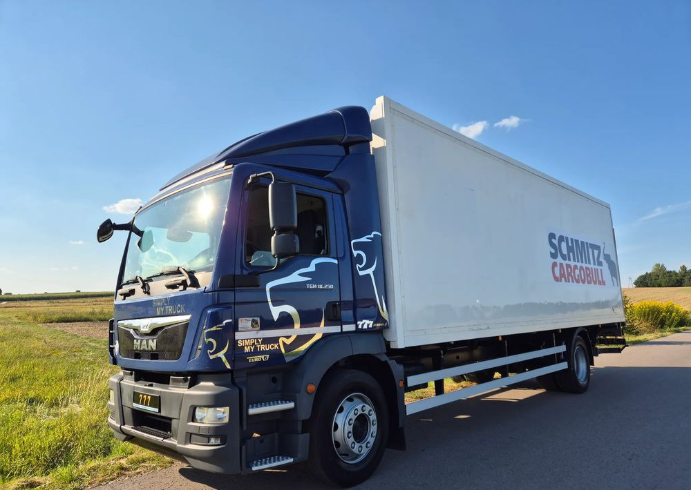 MAN TGM 18.250 Carrier 1950 D/E z Holandii / TOP STAN / 7.5m / 18 palet / winda + drzwi boczne / OKAZJA - Рефрижератор: фото 5 MAN TGM 18.250 Carrier 1950 D/E z Holandii / TOP STAN / 7.5m / 18 palet / winda + drzwi boczne / OKAZJA - Рефрижератор: фото 5