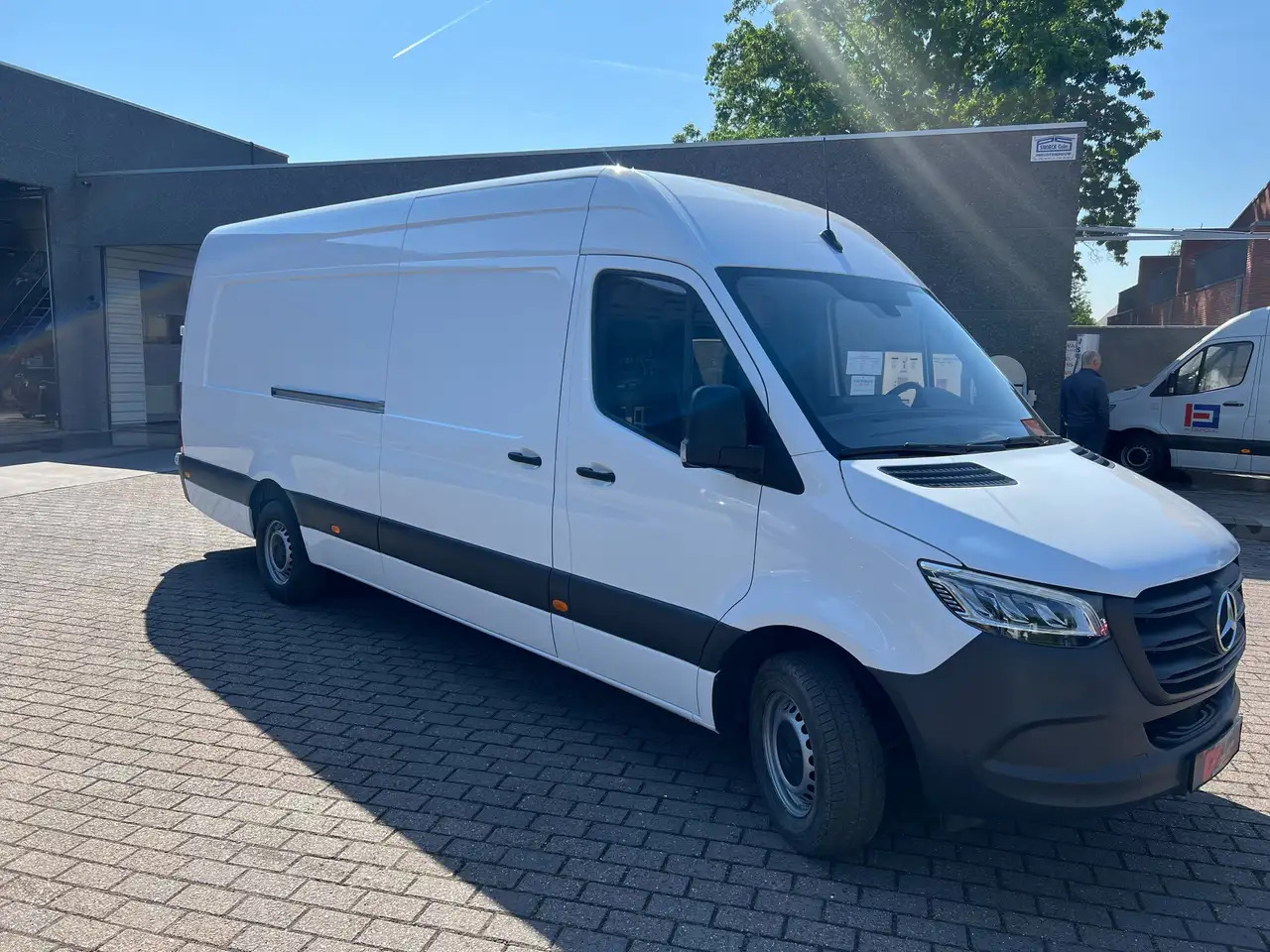 Mercedes-Benz Sprinter 314 L4H2 (31.500€ex)NAVI CAMERA 360° COMFORT - Цельнометаллический фургон: фото 2 Mercedes-Benz Sprinter 314 L4H2 (31.500€ex)NAVI CAMERA 360° COMFORT - Цельнометаллический фургон: фото 2