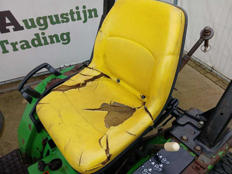 Трактор John Deere 4100: фото 11