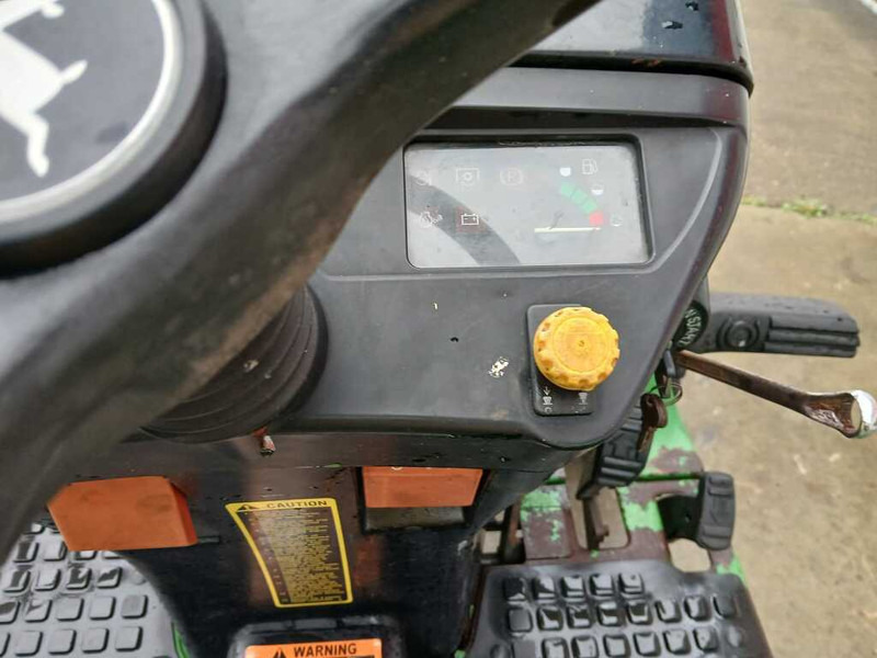 Трактор John Deere 4100: фото 16