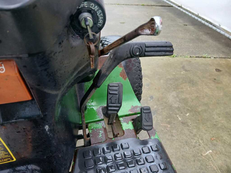 Трактор John Deere 4100: фото 12