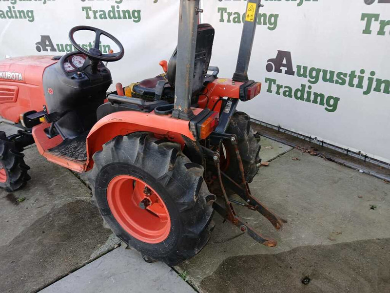 Kubota B 2420 - Минитрактор: фото 4 Kubota B 2420 - Минитрактор: фото 4
