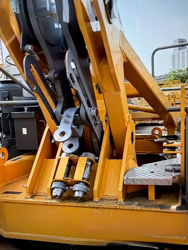 Liebherr 250EC-B12 Litronic - Башенный кран: фото 1 Liebherr 250EC-B12 Litronic - Башенный кран: фото 1