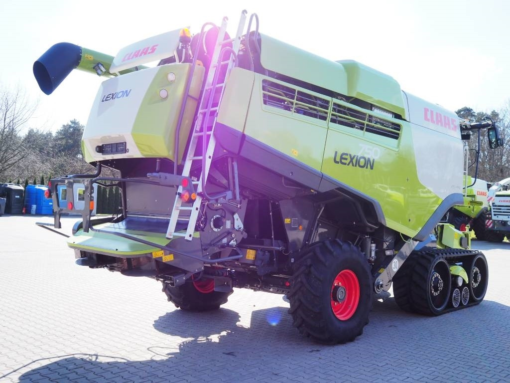 Claas Lexion 750TT GPS + V930 - Зерноуборочный комбайн: фото 3 Claas Lexion 750TT GPS + V930 - Зерноуборочный комбайн: фото 3