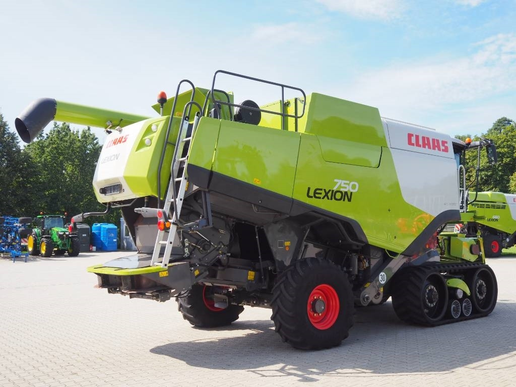 Claas Lexion 750TT + V900 - Зерноуборочный комбайн: фото 3 Claas Lexion 750TT + V900 - Зерноуборочный комбайн: фото 3