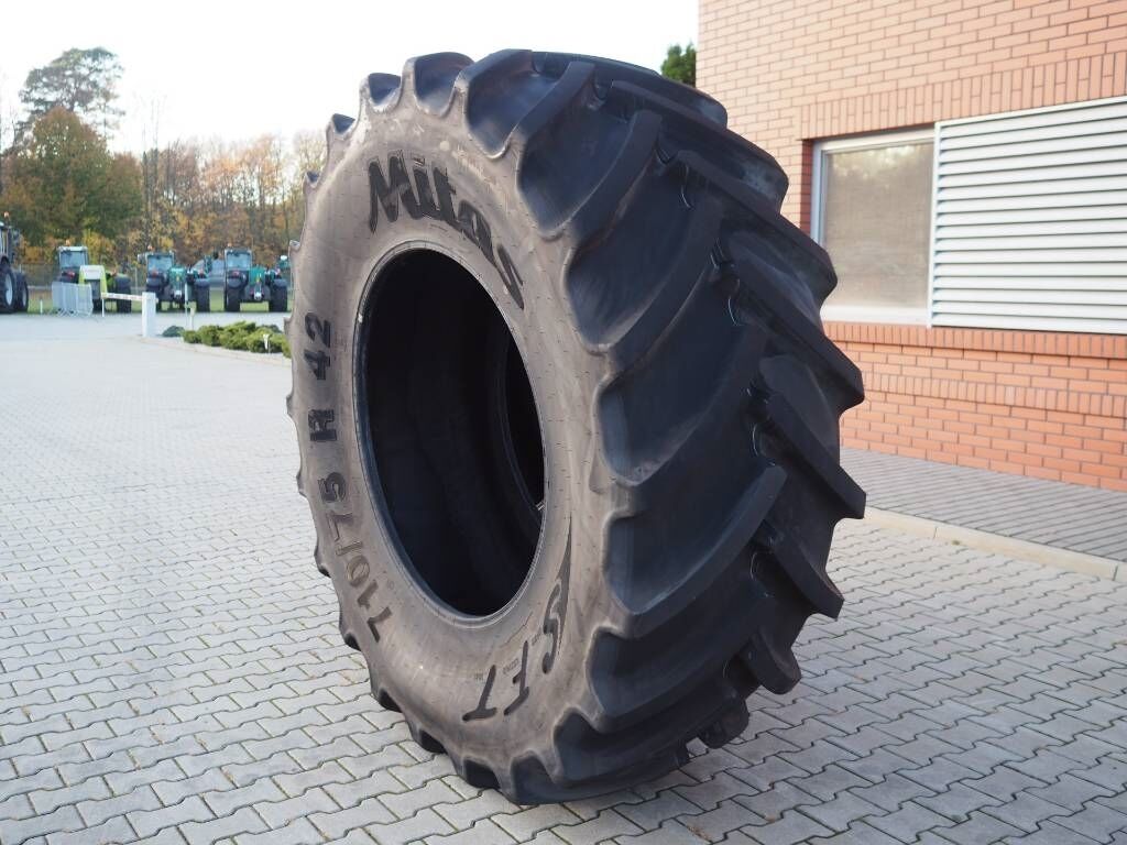 Mitas SFT 710/75 R42 Mitas SFT 710/75 R42 - Шина для Сельскохозяйственной техники: фото 3 Mitas SFT 710/75 R42 Mitas SFT 710/75 R42 - Шина для Сельскохозяйственной техники: фото 3
