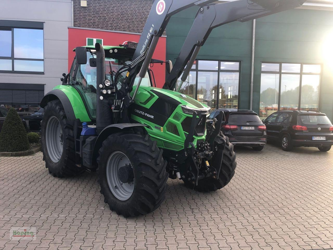 Deutz-Fahr 6215 Agrotron TTV - Трактор: фото 2 Deutz-Fahr 6215 Agrotron TTV - Трактор: фото 2