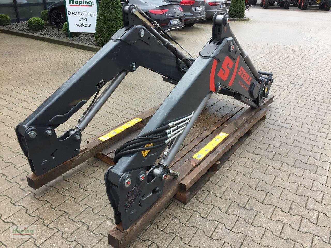 Stoll FZ41-25 - Фронтальный погрузчик для трактора: фото 2 Stoll FZ41-25 - Фронтальный погрузчик для трактора: фото 2