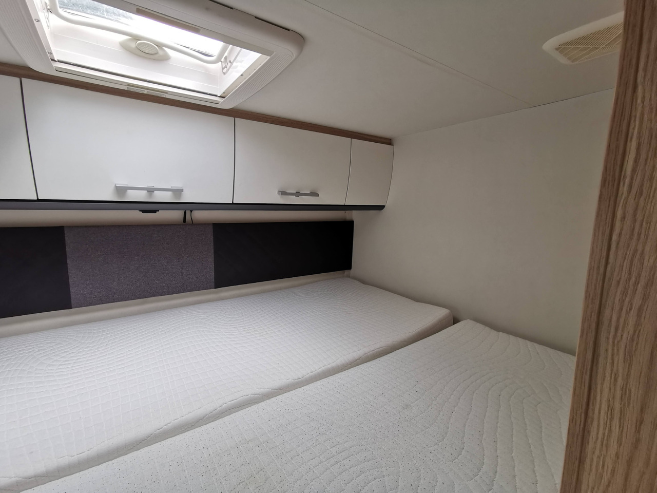 Альковный автодом SUNLIGHT A 70: фото 15