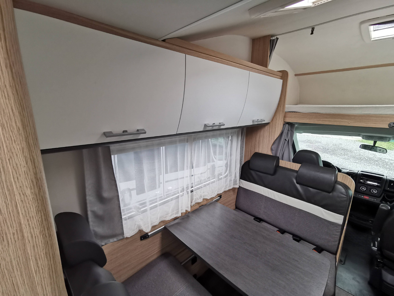 Альковный автодом SUNLIGHT A 70: фото 12