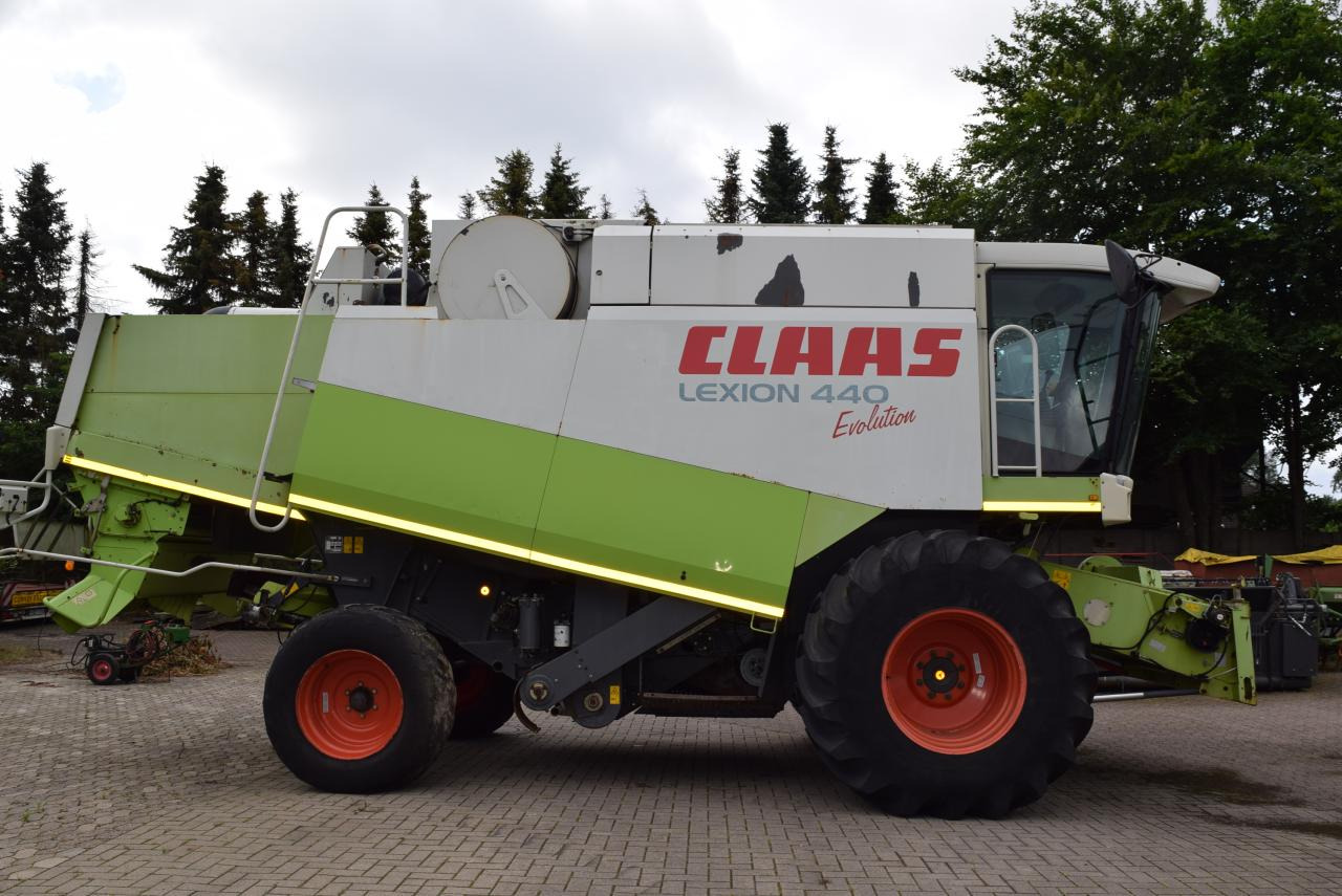 CLAAS Lexion 440 Evolution - Зерноуборочный комбайн: фото 3 CLAAS Lexion 440 Evolution - Зерноуборочный комбайн: фото 3