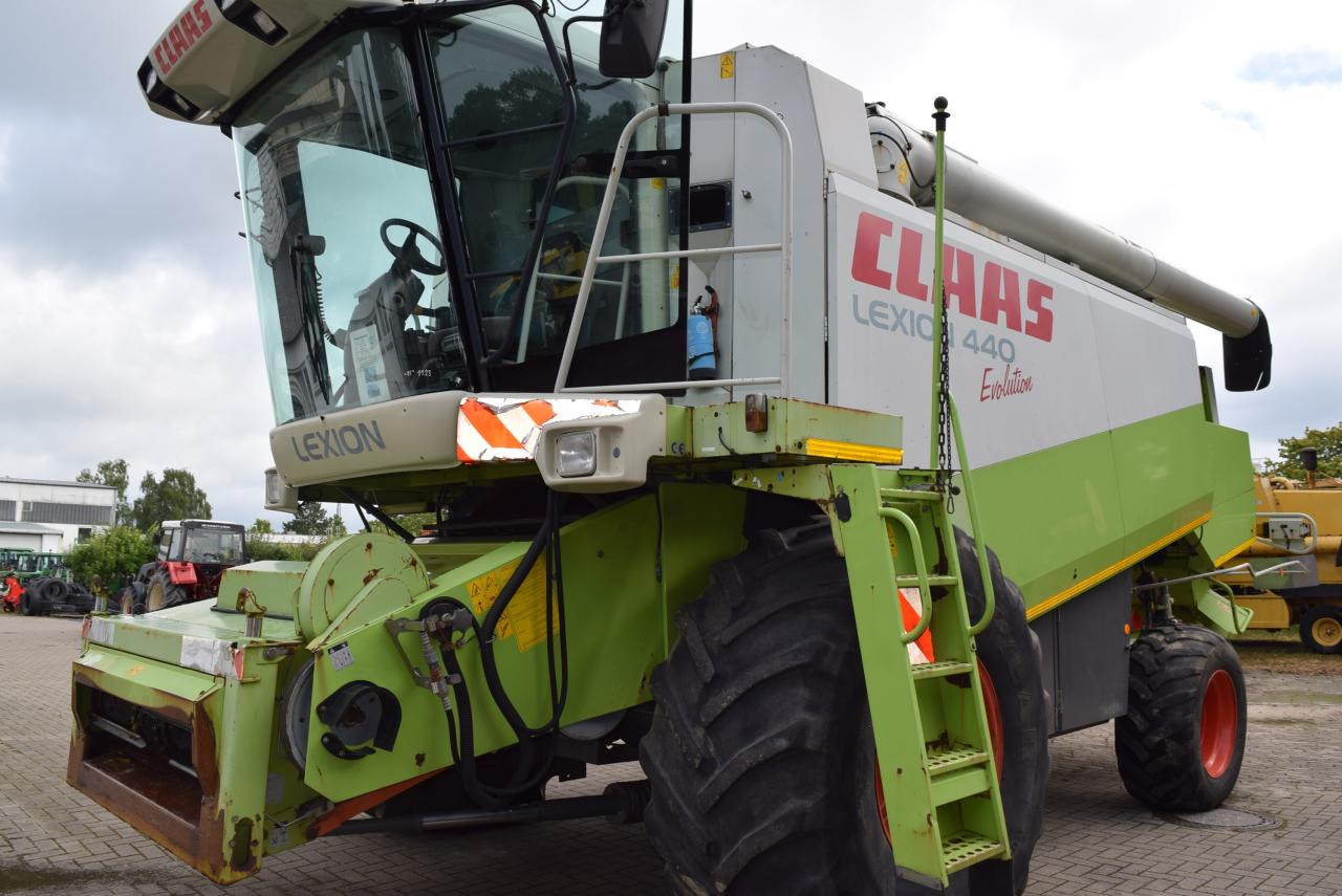CLAAS Lexion 440 Evolution - Зерноуборочный комбайн: фото 2 CLAAS Lexion 440 Evolution - Зерноуборочный комбайн: фото 2
