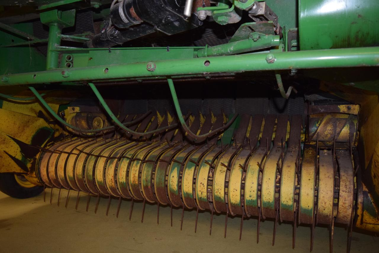 John Deere 580 - Пресс-подборщик рулонный: фото 5 John Deere 580 - Пресс-подборщик рулонный: фото 5