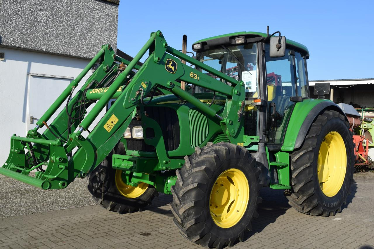 John Deere 6220 - Трактор: фото 1 John Deere 6220 - Трактор: фото 1
