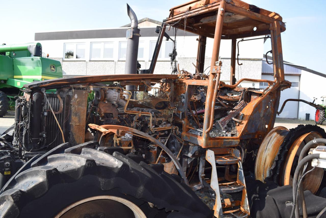 Massey Ferguson 6480 *Brandschaden* - Трактор: фото 2 Massey Ferguson 6480 *Brandschaden* - Трактор: фото 2