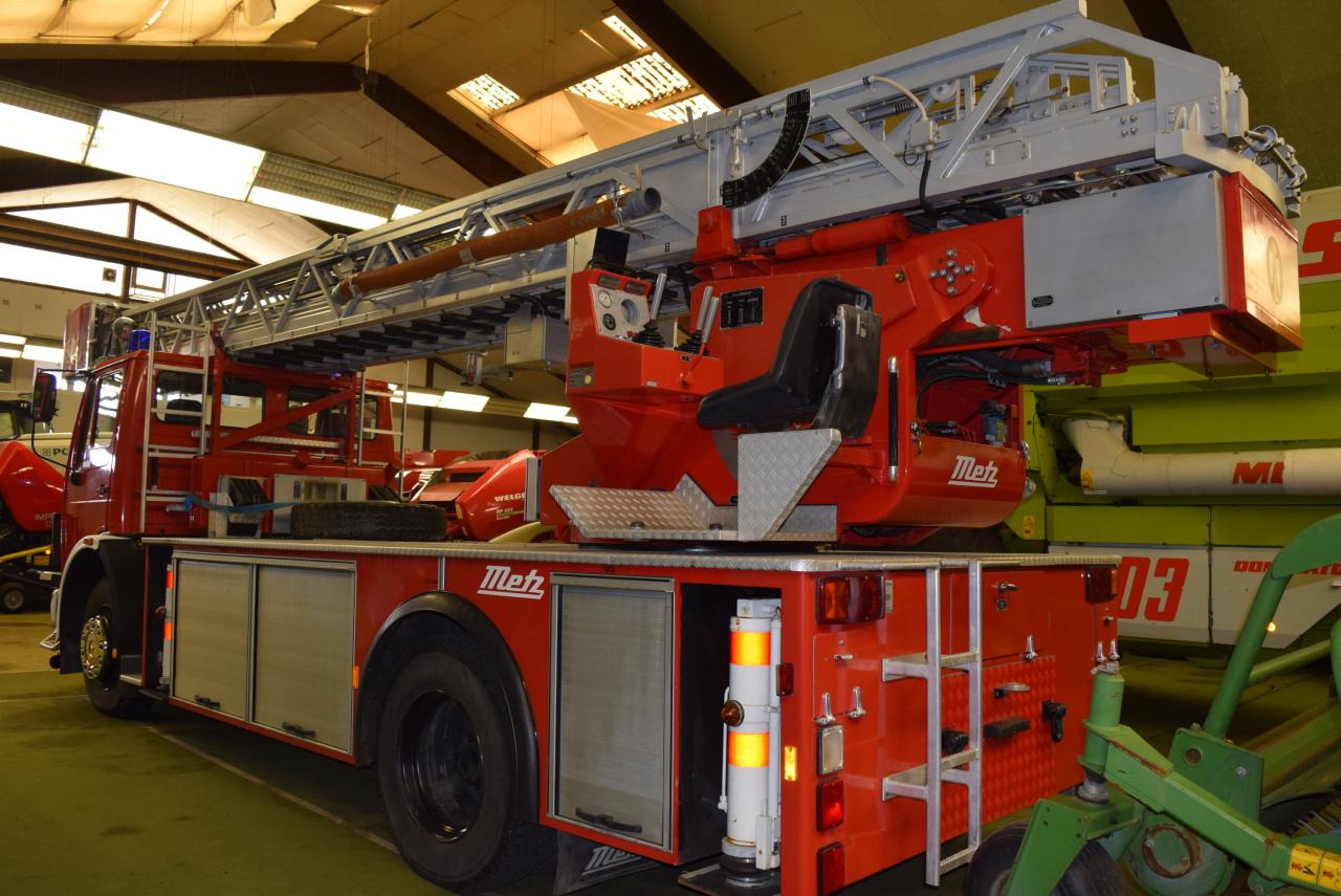 Крюковой мультилифт Mercedes-Benz 1422 F 4x2 DLK 23 12 Drehleiter: фото 6