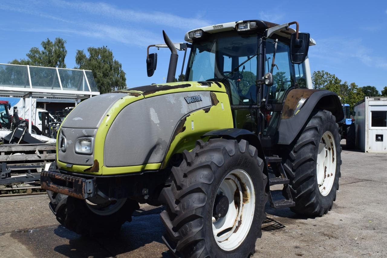 Valtra T120 - Трактор: фото 4 Valtra T120 - Трактор: фото 4