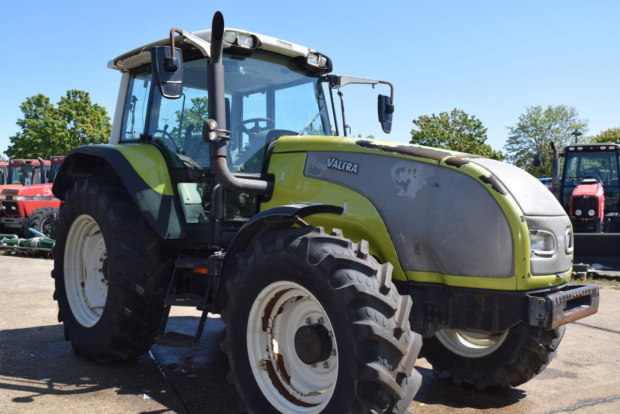 Valtra T120 - Трактор: фото 3 Valtra T120 - Трактор: фото 3