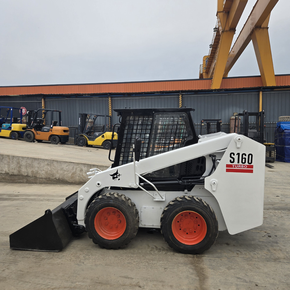 BOBCAT S160 - Мини-погрузчик с бортовым поворотом: фото 2 BOBCAT S160 - Мини-погрузчик с бортовым поворотом: фото 2