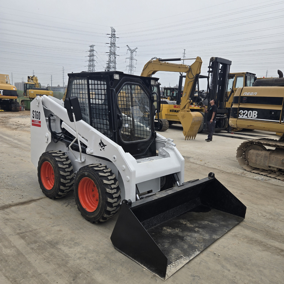 BOBCAT S160 - Мини-погрузчик с бортовым поворотом: фото 4 BOBCAT S160 - Мини-погрузчик с бортовым поворотом: фото 4
