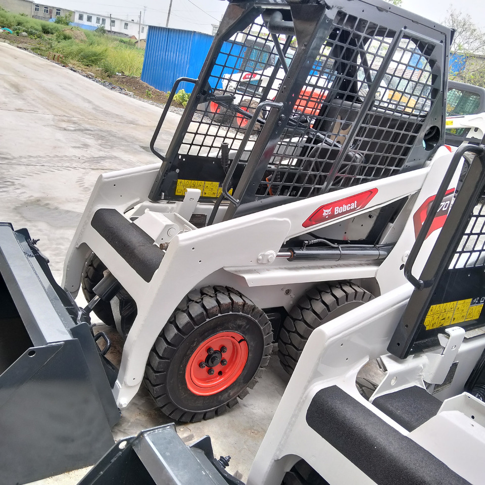 Bobcat S70 - Мини-погрузчик с бортовым поворотом: фото 5 Bobcat S70 - Мини-погрузчик с бортовым поворотом: фото 5