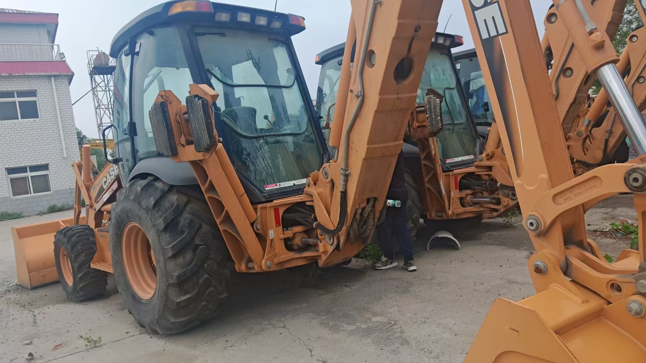 CASE 590 - Экскаватор-погрузчик: фото 3 CASE 590 - Экскаватор-погрузчик: фото 3